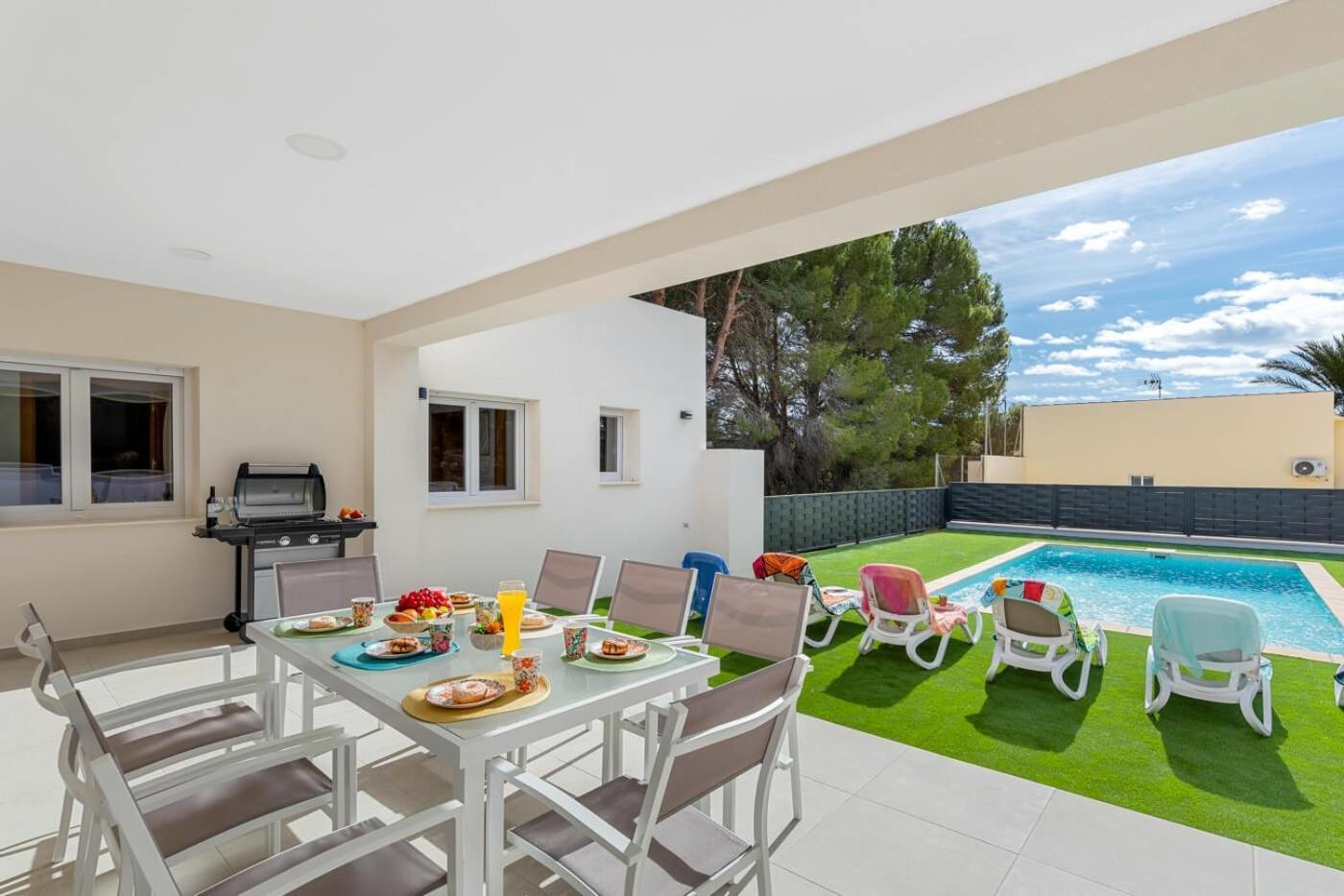 Villa Aiko - Plusholidays Moraira